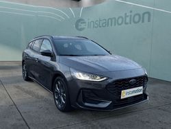 Grau Gebraucht 2023 Ford Focus ST-Line Kombi | 26.490 € (Etwas zu teuer)