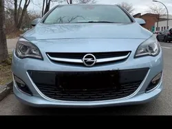 Silber Gebraucht 2014 Opel Astra Sport Limousine | 5.000 € (Guter Preis)