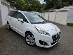 Weiß Gebraucht 2015 Peugeot 5008 Allure Van / Kleinbus | 6.999 € (Fairer Preis)