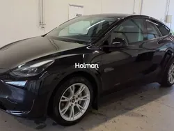 Schwarz Gebraucht 2023 Tesla Model Y Standard Range SUV | 34.498 € (Fairer Preis)