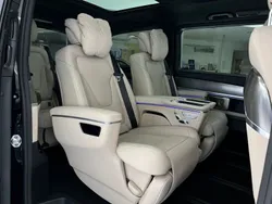 Schwarz Neu 2024 Mercedes V300 Luxury Van / Kleinbus | 121.880 €