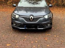 Grau Gebraucht 2016 Renault Mégane IV Bose Edition Kombi | 5.800 € (Superpreis)