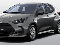 Grau Neu 2024 Toyota Yaris Hybrid Business Edition Limousine | 23.909 € (Guter Preis)