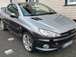 Grau Gebraucht 2004 Peugeot 206 CC Cabrio | 2.450 € (Etwas zu teuer)