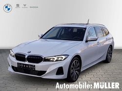 Weiss Gebraucht 2023 BMW 320 Shadowline Kombi | 38.980 € (Fairer Preis)