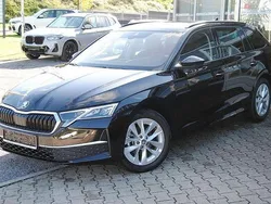 Schwarz magic Gebraucht 2024 Skoda Octavia Kombi | 31.790 € (Fairer Preis)