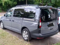 Grau Gebraucht 2021 VW Caddy Maxi Van / Kleinbus | 26.000 €