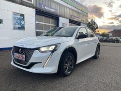 Weiß Gebraucht 2022 Peugeot e-208 Active Kleinwagen | 13.600 € (Guter Preis)
