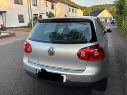 Grau Gebraucht 2006 VW Golf V Limousine | 2.500 € (Guter Preis)