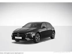 Unilack nachtschwarz Gebraucht 2024 Mercedes A180 Night Limousine | 29.200 € (Superpreis)