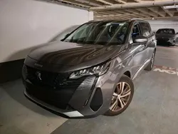 Grau Gebraucht 2021 Peugeot 5008 Allure Van / Kleinbus | 21.301 € (Superpreis)