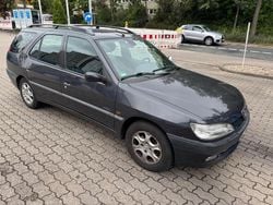Grau Gebraucht 1999 Peugeot 306 Kombi | 2.400 €