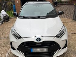 Weiß Gebraucht 2023 Toyota Yaris Kleinwagen | 24.000 € (Teuer)