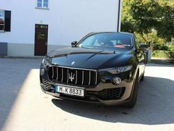 Schwarz Gebraucht 2017 Maserati Levante SUV | 45.000 € (Fairer Preis)
