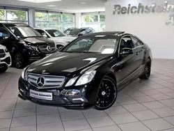 Obsidianschwarz (metallic) Gebraucht 2012 Mercedes E350 AMG Coupé | 15.980 € (Fairer Preis)