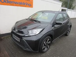 Schwarz Gebraucht 2022 Toyota Aygo X-play Kleinwagen | 14.900 € (Guter Preis)