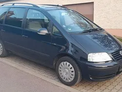 Blau Gebraucht 2004 VW Sharan Family Van / Kleinbus | 2.700 € (Etwas zu teuer)