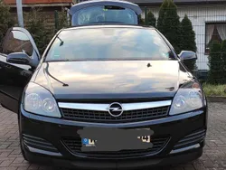 Schwarz Gebraucht 2008 Opel Astra Limousine | 2.300 € (Guter Preis)