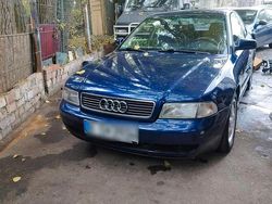 Blau Gebraucht 2001 Audi A4 Limousine | 1.444 € (Guter Preis)