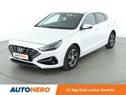 Weiß Gebraucht 2022 Hyundai i30 Limousine | 17.140 € (Guter Preis)