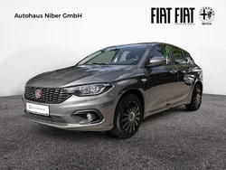 Grau Gebraucht 2016 Fiat Tipo Limousine | 9.960 € (Teuer)