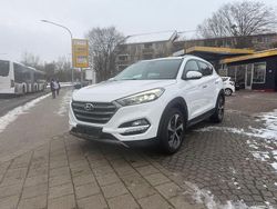 Weiß Gebraucht 2017 Hyundai Tucson Premium SUV | 13.000 € (Guter Preis)
