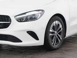 Weiß Gebraucht 2024 Mercedes B200 Van / Kleinbus | 31.360 € (Guter Preis)