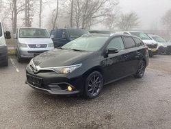 Schwarz Gebraucht 2016 Toyota Auris Kombi | 5.199 €