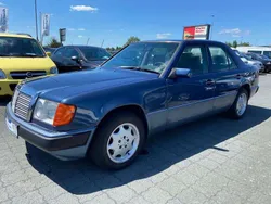 Blau Gebraucht 1990 Mercedes E230 Limousine | 5.900 €