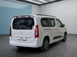 Weiß Gebraucht 2024 Opel Combo Van / Kleinbus | 30.249 €