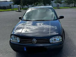 Schwarz Gebraucht 1999 VW Golf IV Basis Limousine | 2.800 € (Teuer)