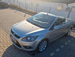 Silber Gebraucht 2009 Ford Focus Cabriolet Cabrio | 3.350 € (Fairer Preis)