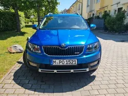 Blau Gebraucht 2016 Skoda Octavia Kombi | 19.500 €