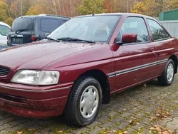 Rot Gebraucht 1994 Ford Escort Limousine | 8.900 €
