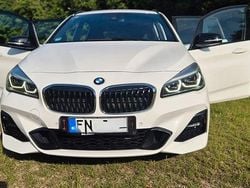 Weiß Gebraucht 2018 BMW 220 Gran Tourer M Sport Van / Kleinbus | 20.500 € (Fairer Preis)