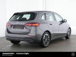 Lack mountaingrau Gebraucht 2024 Mercedes B200 Progressive Van / Kleinbus | 33.770 € (Etwas zu teuer)