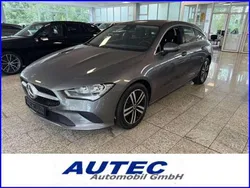 Grau, metallic Gebraucht 2023 Mercedes CLA200 Shooting Brake Kombi | 25.985 € (Superpreis)