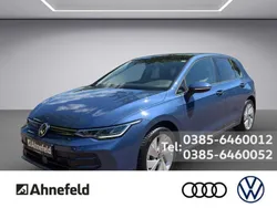 Blue metallic Gebraucht 2024 VW Golf VIII Life Limousine | 26.555 € (Fairer Preis)