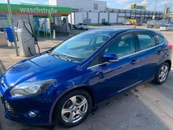 Blau Gebraucht 2014 Ford Focus Titanium Limousine | 3.900 € (Fairer Preis)