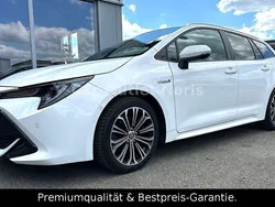 Weiß Gebraucht 2021 Toyota Corolla Team Kombi | 21.990 € (Fairer Preis)