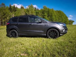 Grau Gebraucht 2018 Ford Kuga ST-Line SUV | 17.300 € (Fairer Preis)
