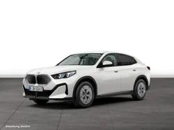 Weiß Gebraucht 2024 BMW iX2 SUV | 44.668 € (Fairer Preis)