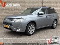 Grau Gebraucht 2013 Mitsubishi Outlander P-HEV Instyle SUV | 6.950 €