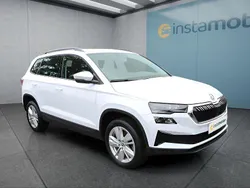 Weiß Gebraucht 2024 Skoda Karoq SUV | 29.499 € (Guter Preis)