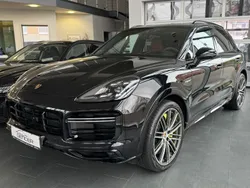 Tiefschwarz Gebraucht 2022 Porsche Cayenne Turbo S Sport SUV | 118.890 € (Superpreis)