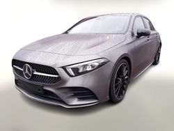 Grau Gebraucht 2019 Mercedes A200 AMG line Limousine | 28.488 € (Teuer)