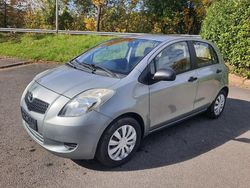 Silber Gebraucht 2008 Toyota Yaris Kleinwagen | 3.390 € (Fairer Preis)