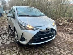 Silber Gebraucht 2019 Toyota Yaris Limousine | 8.900 € (Guter Preis)