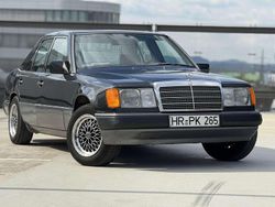 Gebraucht 1990 Mercedes E230 Limousine | 10.945 €