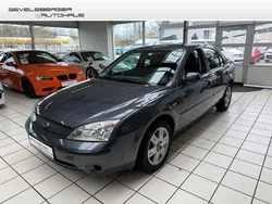 Grau Gebraucht 2002 Ford Mondeo Limousine | 4.490 €